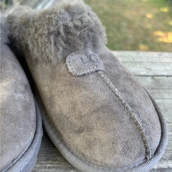 slippers - Picture 7 of 9